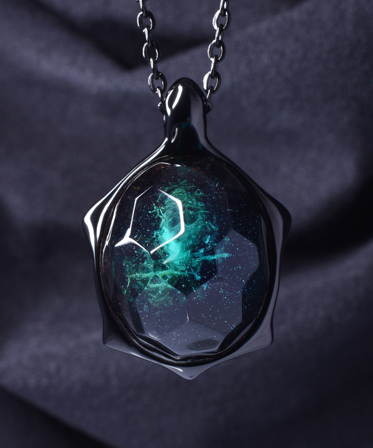 World Turtle Pendant (BASE)