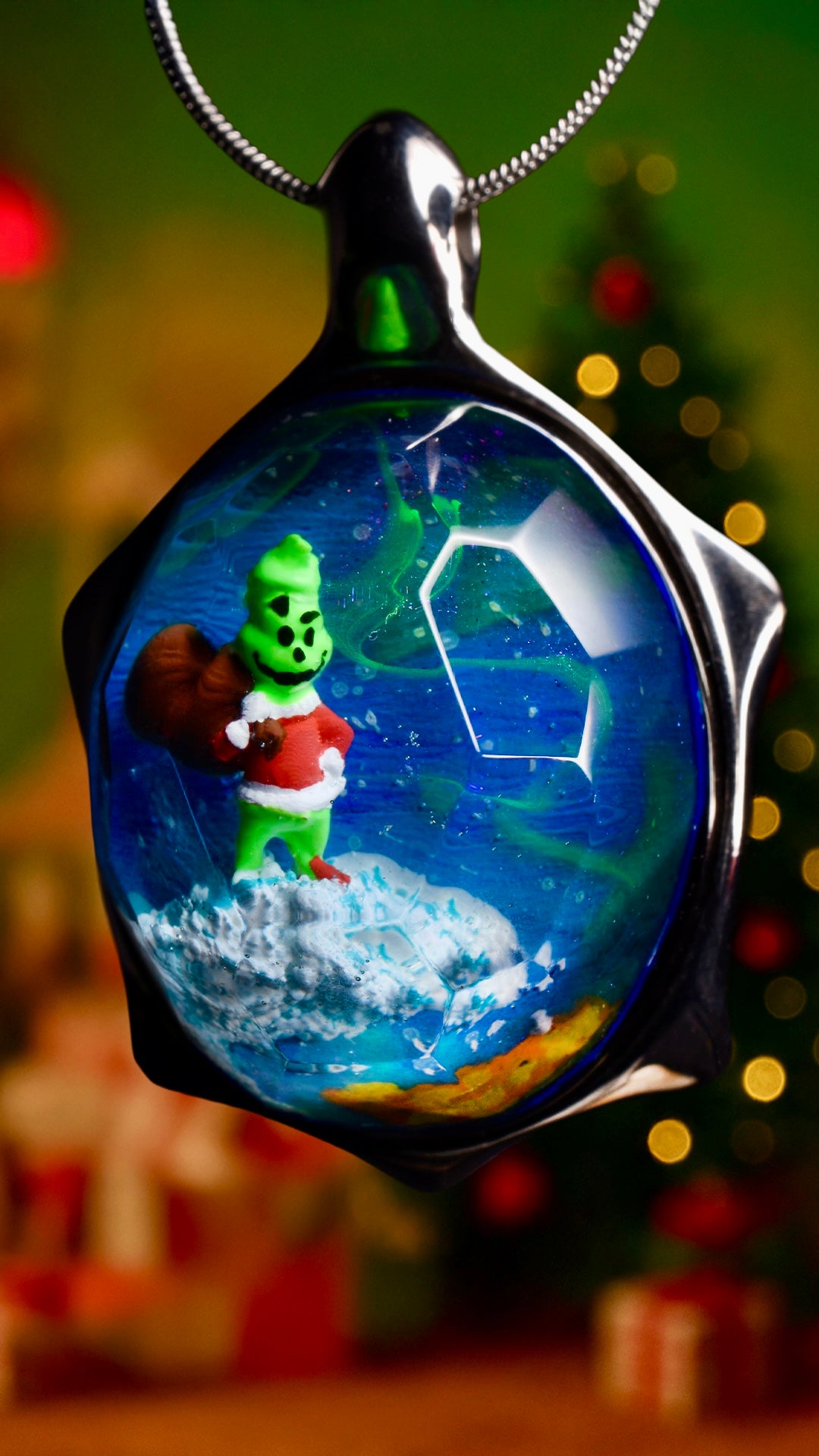 Santa & The Unusual Suspects