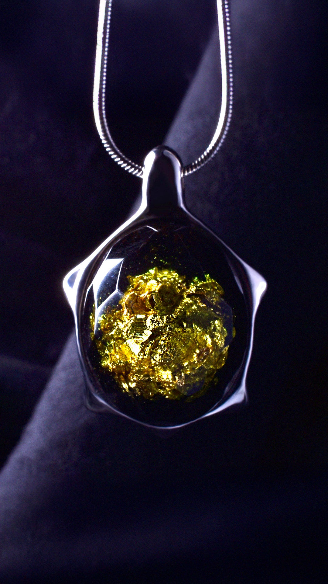 Gold Millettia